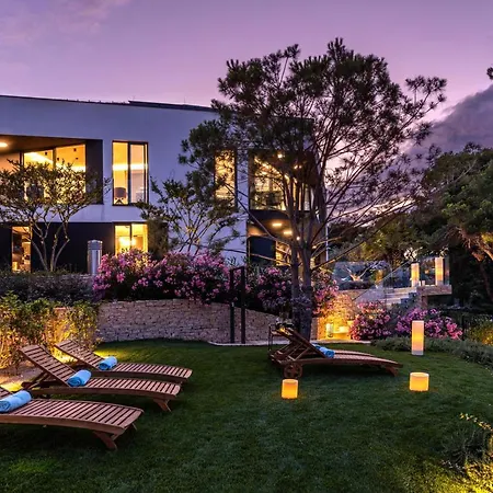 Contessa Luxury Retreat