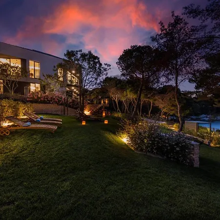 Villa Contessa Luxury Retreat