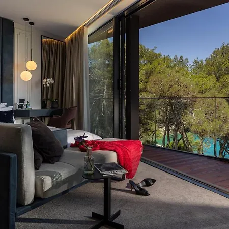 Contessa Luxury Retreat Villa