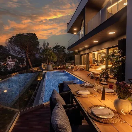Contessa Luxury Retreat Villa *